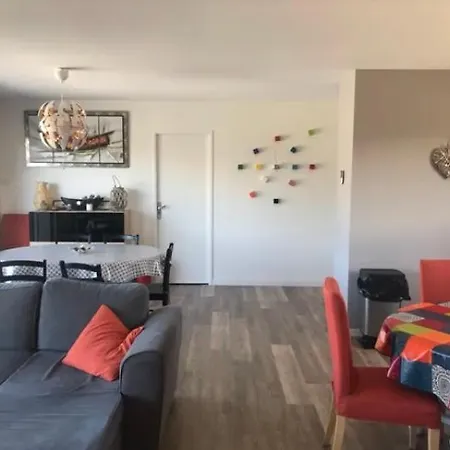 Maison Rue De La Plage Holiday home Lanobre